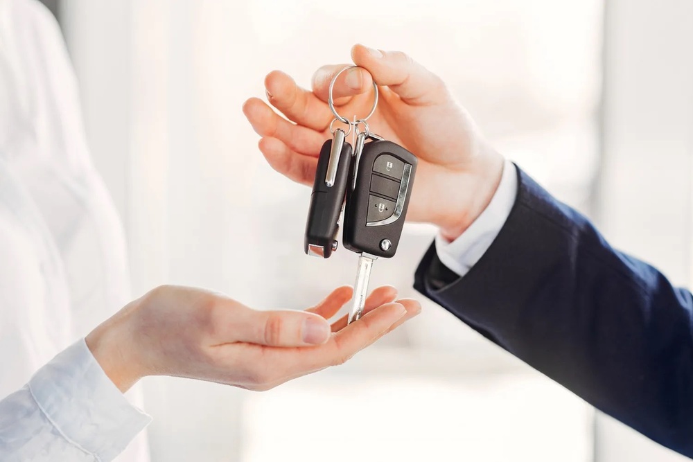 Sell your car without meeting strangers: safe options and timeline